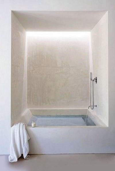 Banheira de Alvenaria - Banheira bem aconchegante e com cimento branco Banheira de Alvenaria - Banheira bem aconchegante e com cimento branco